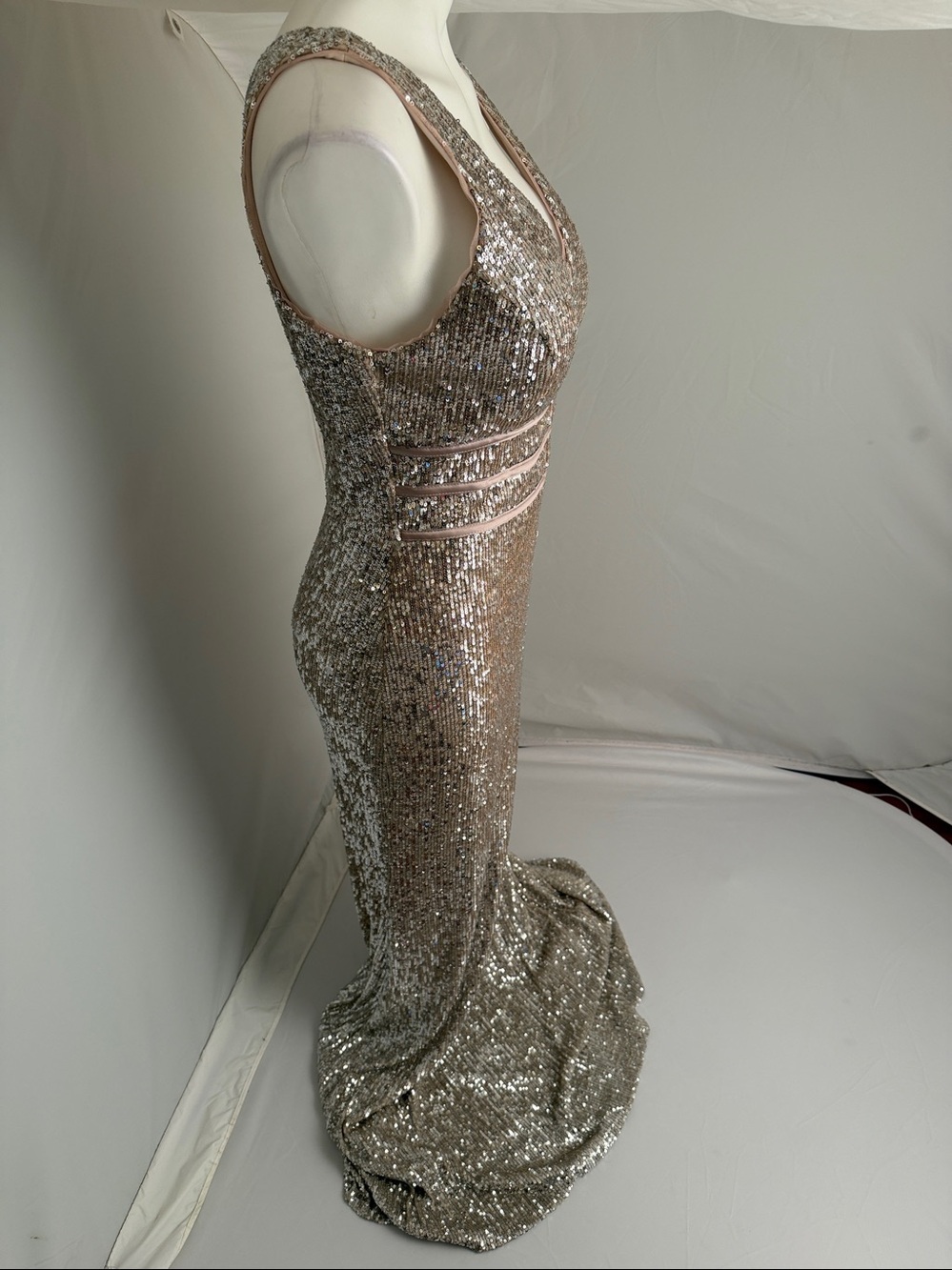 Xscape gold sequin plunge neckline evening gown 10 - Picture 2 of 12